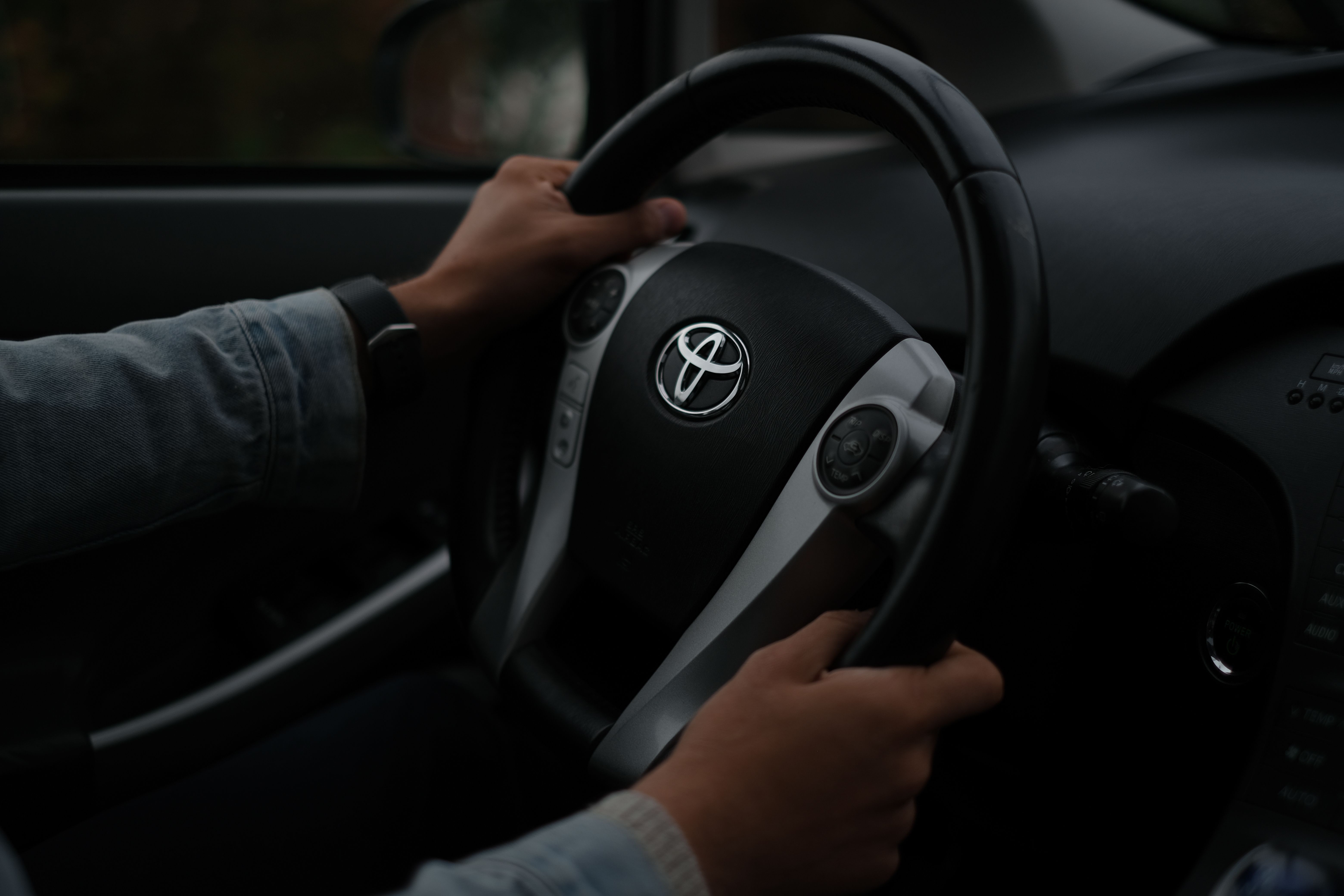 Private transfer and comfortable taxi service in Sri Lanka